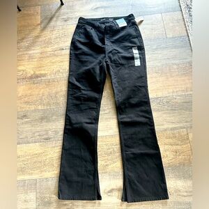 New Women’s size 8 Old Navy High Rise Kicker Boot-Cut Black Jeans